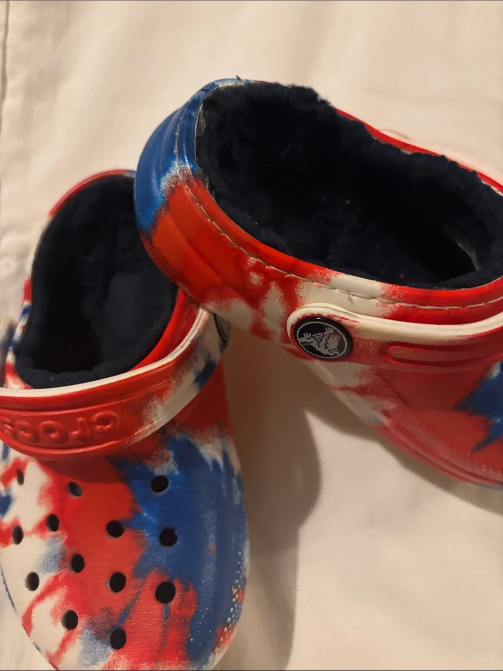 CROCS Kids Red White & Blue Tie-Dye Fuzzy Lined Clogs